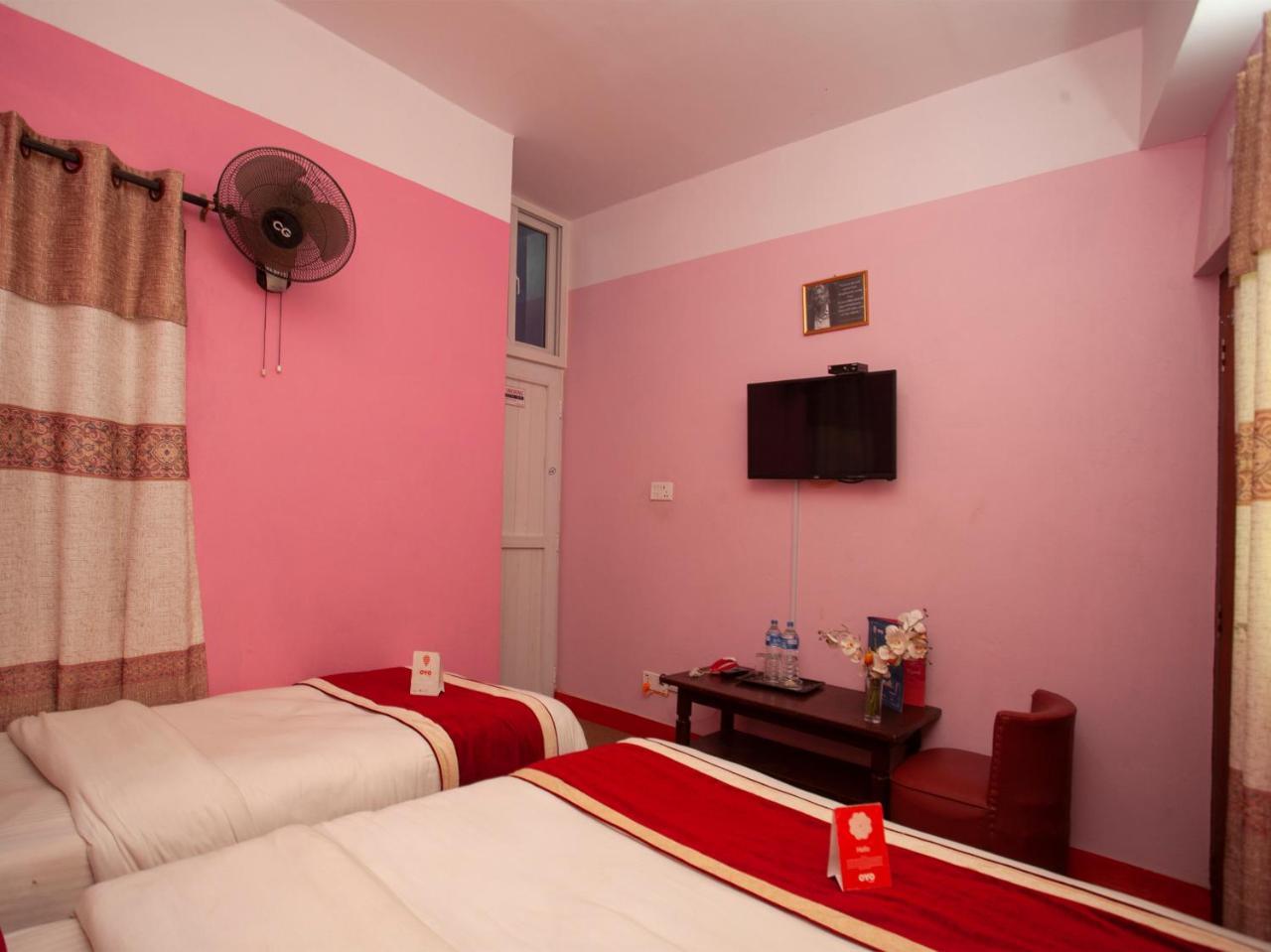 Oyo 195 Global Hotel And Resort Katmandu Kültér fotó